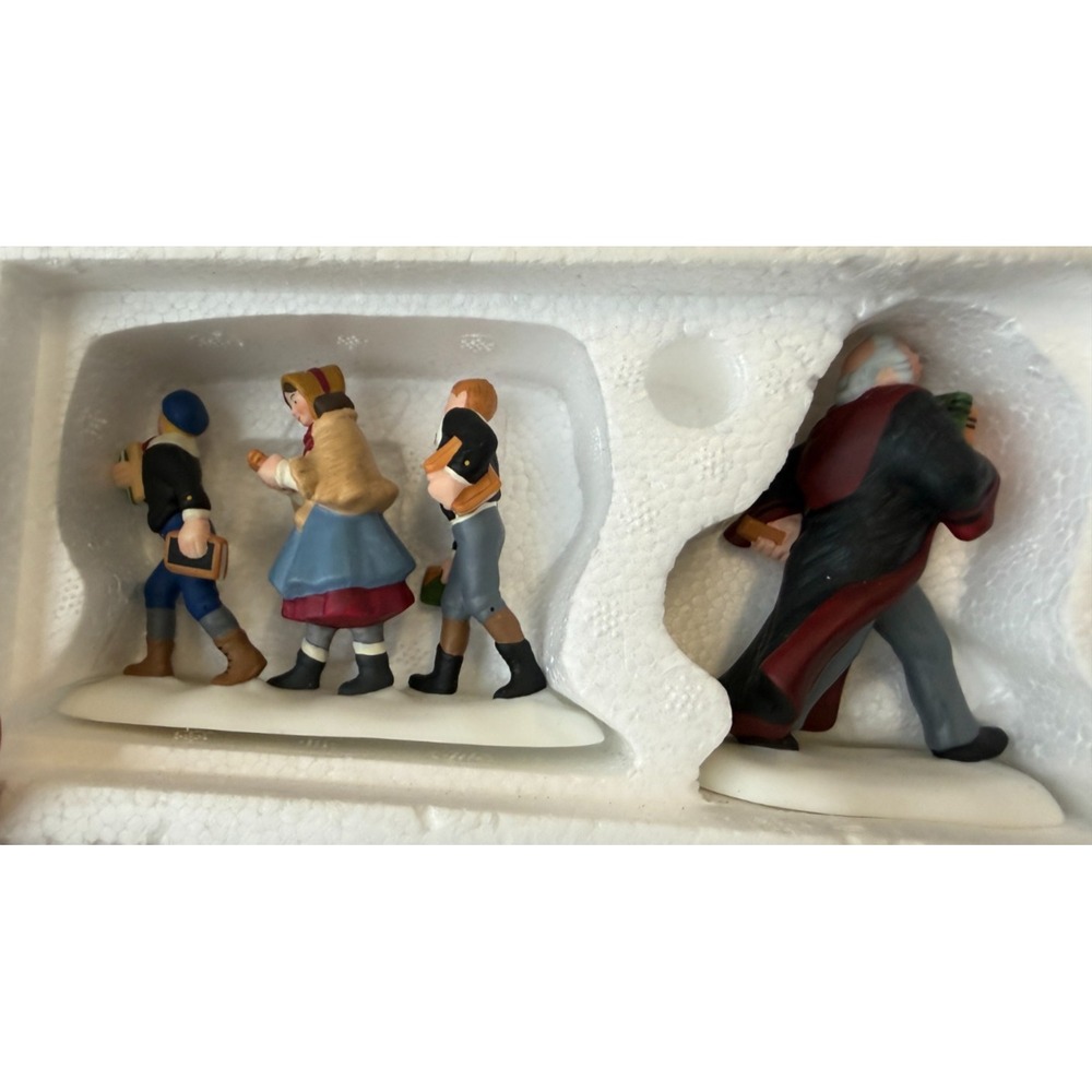 Department 56 Following The Leader 2 Piece Set 58526 Dickens Village MIB